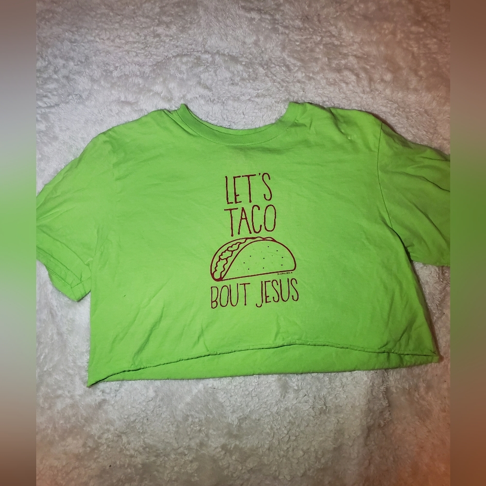 Printed tee, size medium crop top.